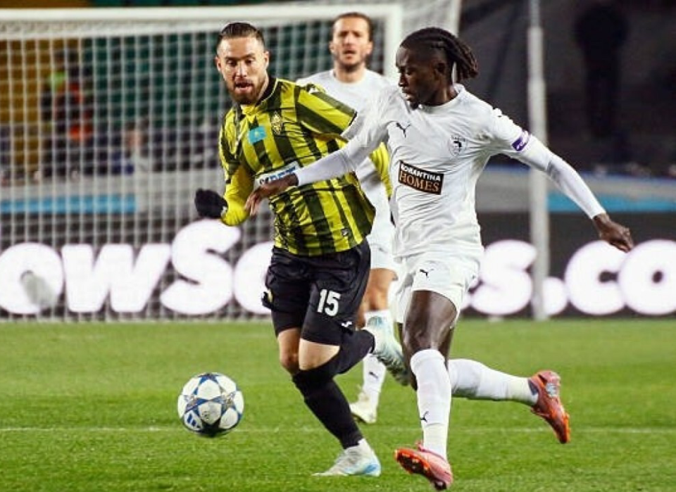 若昂, 帕乔冲顶破 若昂, 帕乔冲顶破